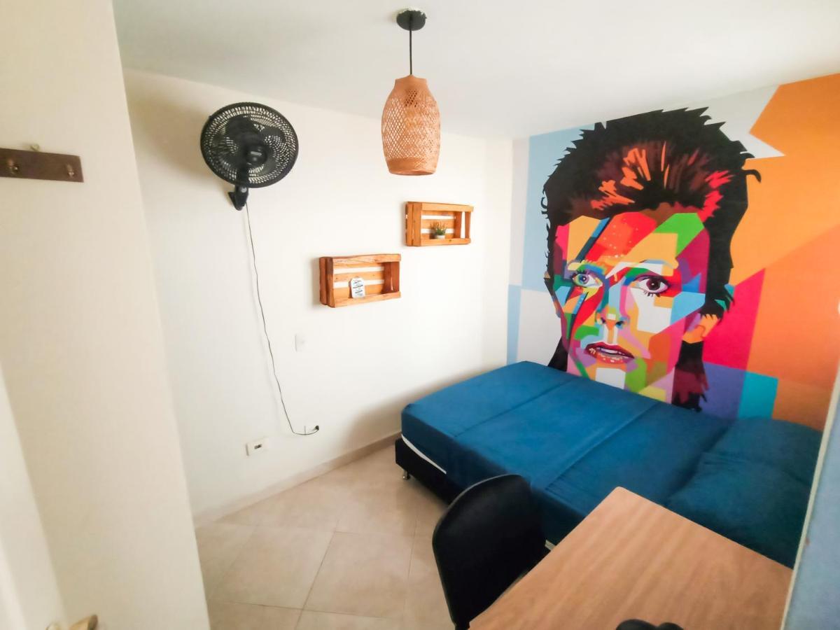 Casa Clandestina Guest House メデジン エクステリア 写真