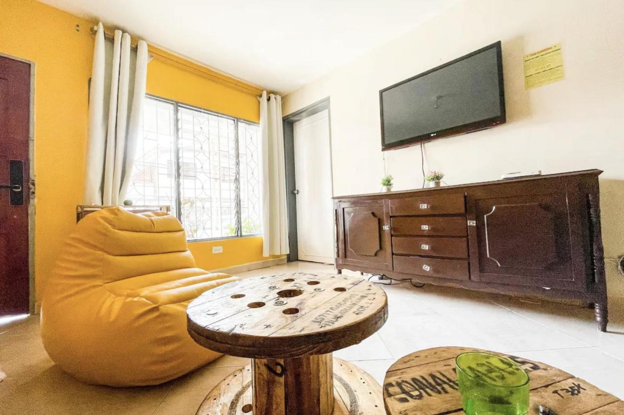 Casa Clandestina Guest House メデジン エクステリア 写真
